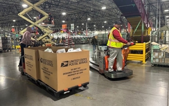 Mỹ lật ngược quyết định dừng tiếp nhận bưu kiện từ Trung Quốc, ngành logistics náo loạn