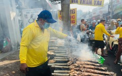 Nhộn nhịp tại "thiên đường" cá lóc nướng ngày vía Thần Tài