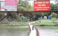 Thái Nguyên: Cược mạng sống băng qua cầu phao bị cấm