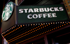 Bị bỏng vì trà nóng đổ vào người, khách kiện đòi Starbucks bồi thường 50 triệu USD