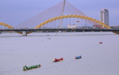 Đua thuyền trên sông Hàn lớn nhất từ trước đến nay