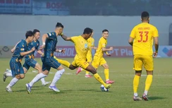 V-League: Tân binh tuyển Việt Nam ghi bàn, HAGL vẫn hụt chiến thắng ở phút 90+10