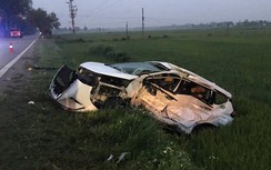 Bản tin TNGT 30/4: Tài xế taxi tử vong sau va chạm với ô tô con
