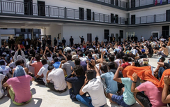 Việt Nam đưa thêm 221 công dân bị tạm giữ tại Myanmar về nước