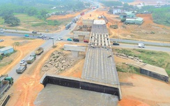 Determine to open Hoa Lien - Tuy Loan Expressway by August 19
