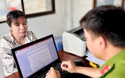 Chở đường thuê, tranh thủ tuồn thêm 2.000 bao thuốc lá lậu qua biên giới