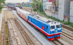 Khuyến mãi hấp dẫn khi đi tàu Hoa Phượng Đỏ tuyến Hà Nội - Hải Phòng dịp hè