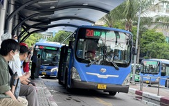 Nhiều HTX xe buýt lo không trúng thầu, Sở Xây dựng TP.HCM nói gì?