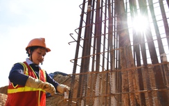 Những bông hồng sạm nắng trên công trường thi công đường dây 500kV Lào Cai - Vĩnh Yên