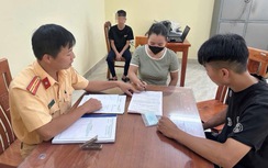 Tuyên Quang: Tịch thu xe máy của 2 thanh niên “bốc đầu”, lạng lách trên đường