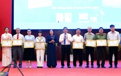 Báo Xây dựng nhận bằng khen của Chủ tịch UBND tỉnh Hậu Giang