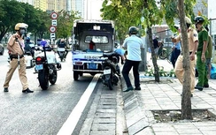 CSGT TP.HCM phạt nguội hàng loạt ô tô dừng đỗ sai quy định