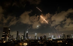 Israel triển khai 50 máy bay không kích, Iran đáp trả bằng tên lửa siêu vượt âm Fattah