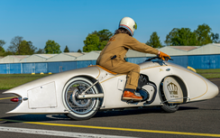 Cận cảnh chiếc mô tô Royal Enfield độc nhất vô nhị