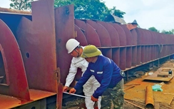Những người “gác cổng” sông nước