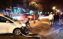 Điều tra nguyên nhân xe máy va chạm ô tô khiến hai thanh niên tử vong