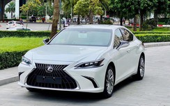 Lexus ES 250 giảm giá tới 260 triệu đồng