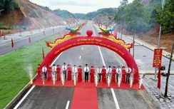 Thông xe  tuyến đường 300 tỷ đồng ở Yên Bái