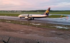 Máy bay Ryanair hạ cánh khẩn cấp tại Đức do nhiễu động mạnh khiến 9 người bị thương