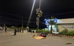 Xe máy đi tốc độ cao tông nhau, hai nam sinh thương vong