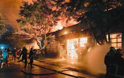 Hà Nội: Cảnh sát kịp thời dập tắt đám cháy lớn ở Trương Định