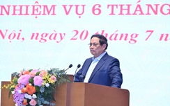 Thủ tướng: Chấn chỉnh tình trạng "cò giấy tờ", đẩy mạnh cung cấp dịch vụ công trực tuyến