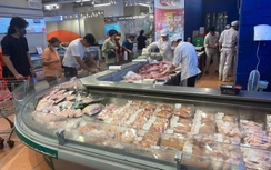 Dân tăng dự trữ hàng hoá chống bão Wipha, có siêu thị sức mua đột biến tới 200%