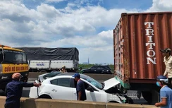 CSGT TP.HCM cảnh báo xe chết máy trên cầu Phú Mỹ gây ùn tắc