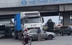 Xác minh vụ xe container đẩy ô tô 5 chỗ gần 100m trên QL51