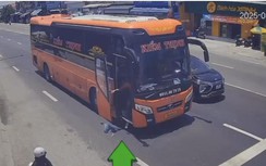 Công an Quảng Ngãi vào cuộc làm rõ xe khách dừng đèn đỏ lùa rác xuống đường