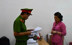 Bắt bảo mẫu ném bé trai xuống nền nhà gây chấn thương sọ não