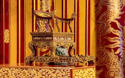 Chốt phương án phục chế Ngai vua triều Nguyễn bị khách bẻ gãy