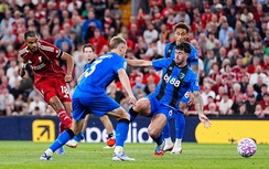 Hàng công bùng nổ, Liverpool thắng Bournemouth ở trận mở màn