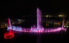 Quảng Ninh: Mãn nhãn với công trình nhạc nước Halo Bay Show bên vịnh di sản