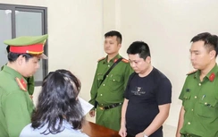 Khởi tố 3 người Trung Quốc bán sừng tê giác, ngà voi trái phép