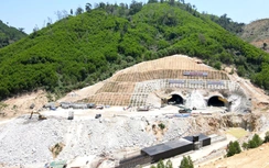 Thi công xuyên lễ, quyết tâm thông hầm Phượng Hoàng trong tháng 11