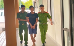 Thanh Hóa: Đối tượng say xỉn mang dao đến trụ sở chém phó công an xã bị thương