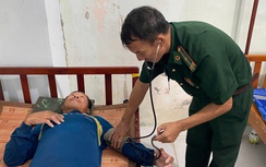 Kịp thời cứu 4 thuyền viên gặp nạn trên biển ở Cà Mau