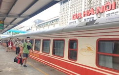 Tàu Hoa phượng đỏ giảm sâu giá vé, mua 3 tặng 1