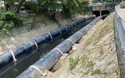 Hoàn tất lắp đặt ống dẫn nước từ hồ Tây, sông Tô Lịch chờ ngày "hồi sinh"