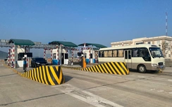 Hàng trăm xe không đủ điều kiện thu phí không dừng vẫn vào cao tốc Diễn Châu - Bãi Vọt