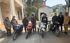 CSGT Thanh Hóa ghi hình, xử lý nhóm "quái xế" lạng lách, đánh võng trên phố