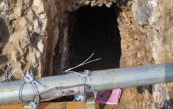 Công an Phú Thọ phát hiện nhóm người khai thác khoáng sản trái phép trong hang sâu