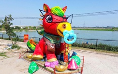 9X Bắc Ninh làm linh vật ngựa khổng lồ để đấu giá giúp người nghèo đón Tết