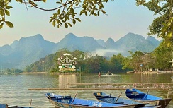 Lần đầu tiên Chùa Hương vận hành Trung tâm điều hành thông minh và camera AI giám sát 24/7