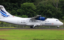 Máy bay chở 11 người gặp nạn tại Indonesia