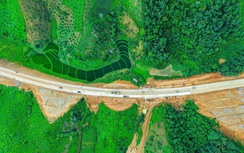 Vượt khó làm tuyến cao tốc của "ý Đảng, lòng Dân"