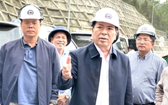 Minister Tran Hong Minh orders Quy Nhon–Chi Thanh Expressway main lane to open by Jan 31