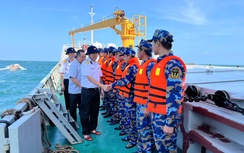 Mang mùa xuân từ đất liền ra nơi đầu sóng