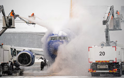 Mỹ: Bão tuyết khiến hàng chục nghìn chuyến bay bị hủy